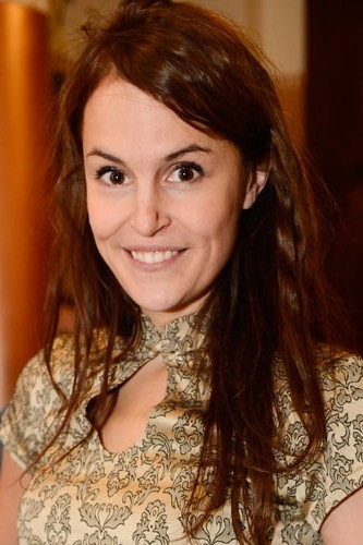Miina Maasola as Ellu in Mo