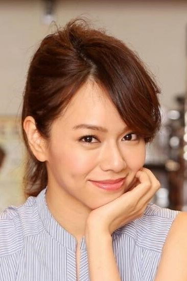 夏于喬 as Peng Xiao Jun in Magic Ring