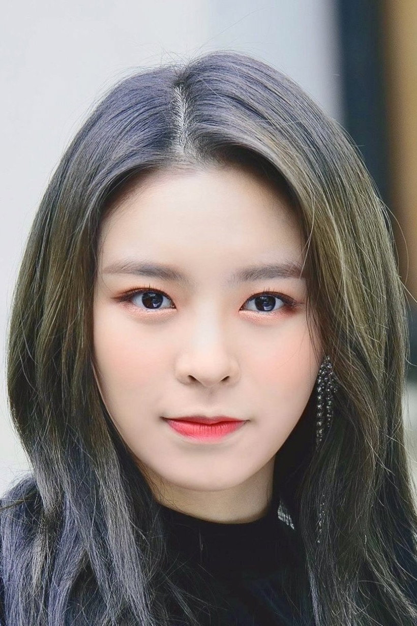 Elkie Chong as Hu Zi in Pearl Hotel