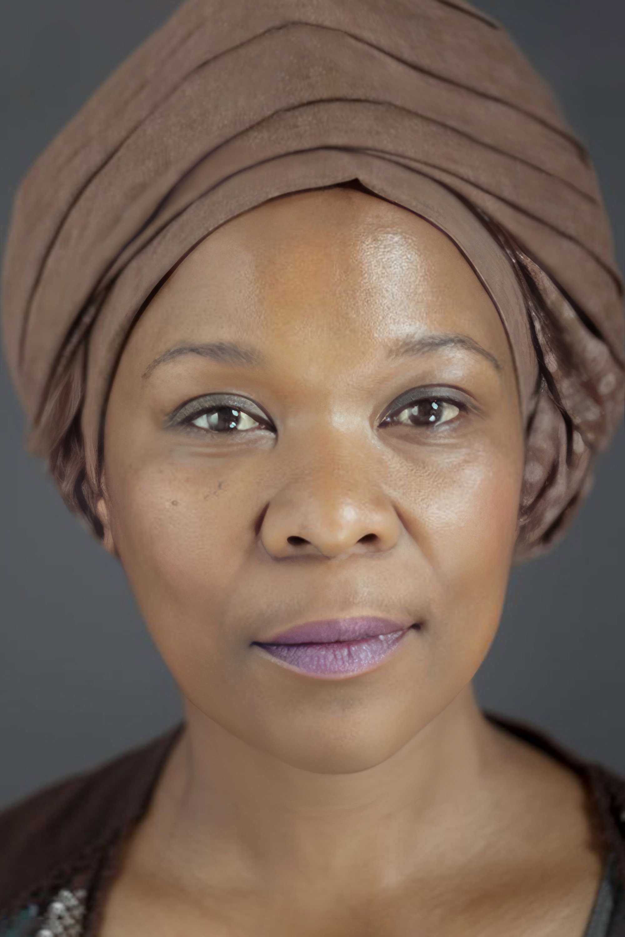 Faniswa Yisa as Lindiwe Zita in Dam