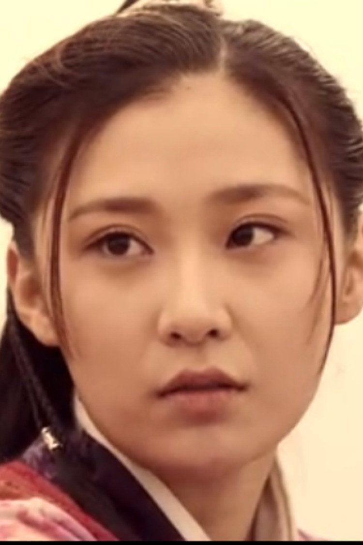 Liu Chang as Yue Qingyin in Ping Mo Ce: The Red Sword of Eternal Love