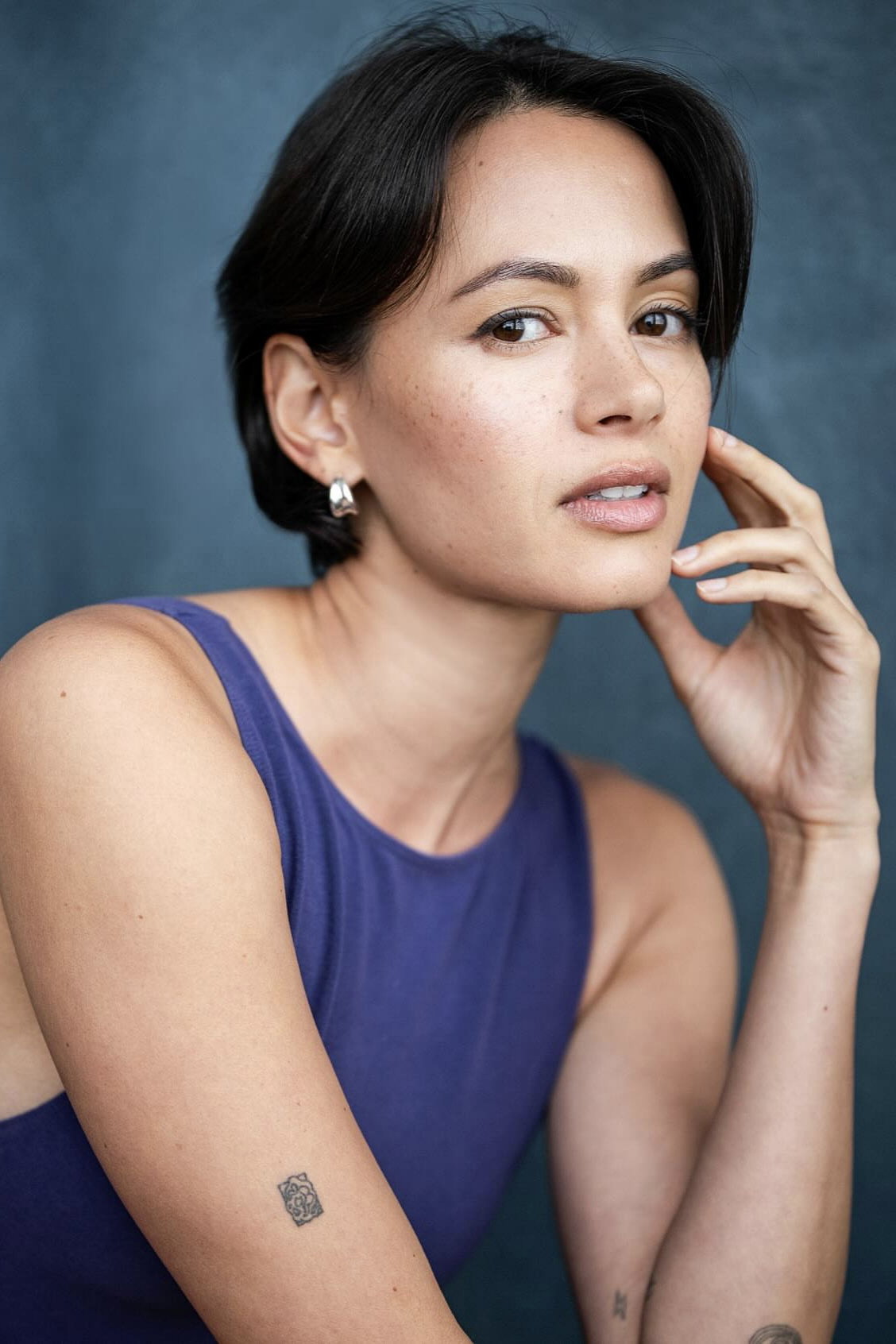 Sarah Diamond as Chloe in Unlicensed