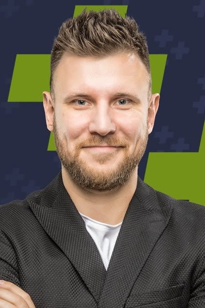 Дмитрий Шнякин as Ведущий in Home Base