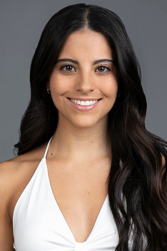Diana Carreiro as Camila in Like or Die