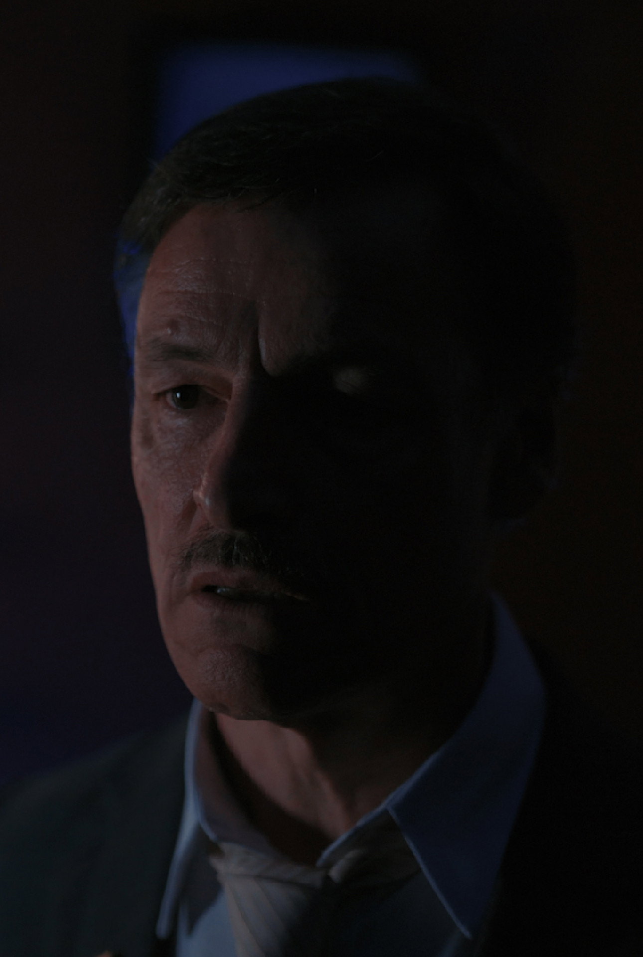 Kevin Schiele as Carter in Eyes of the Abyss