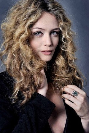 Francesca Cavallin as Sophie in Rossella