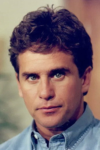 Marcos Frota as Tonho da Lua in Secrets of Sand