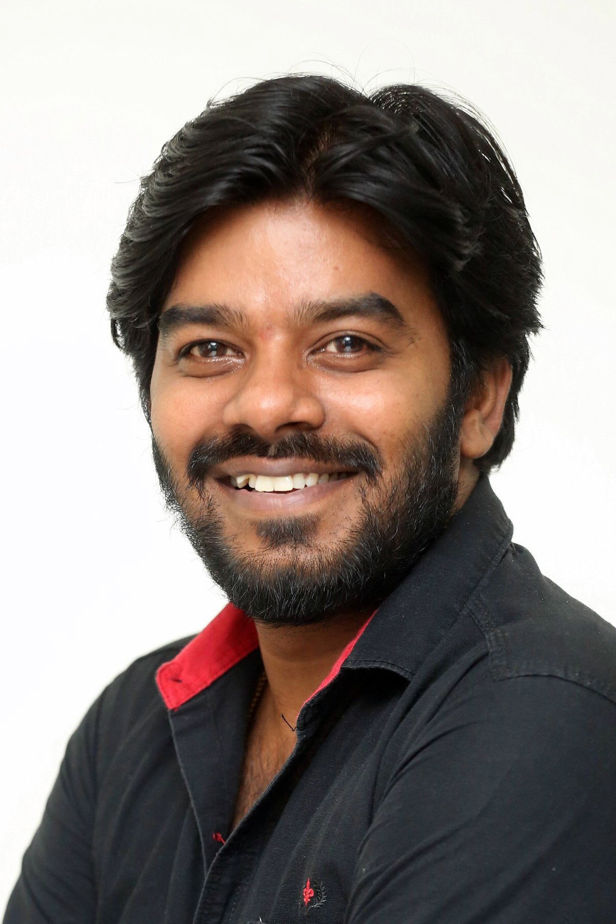 Sudigali Sudheer as Raju in Gaalodu
