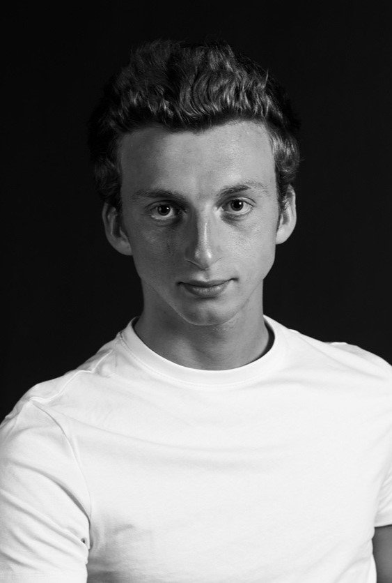 Orlando Vauthier as Martin in Neuf Mecs