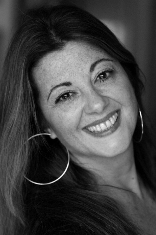 Liliana Eritrei as Patrizia in Chewingum