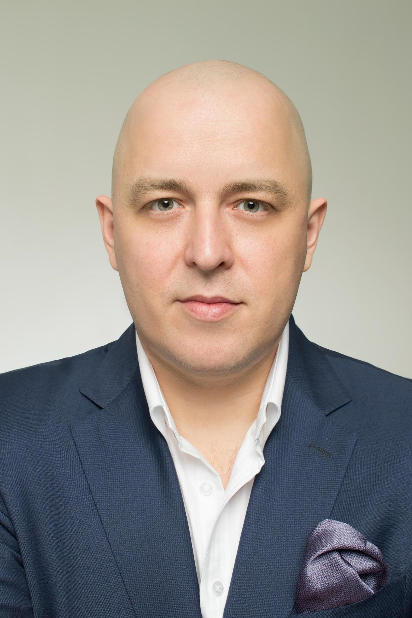 Владимир Кисаров as Professor in Fear Nothing, I’m With You