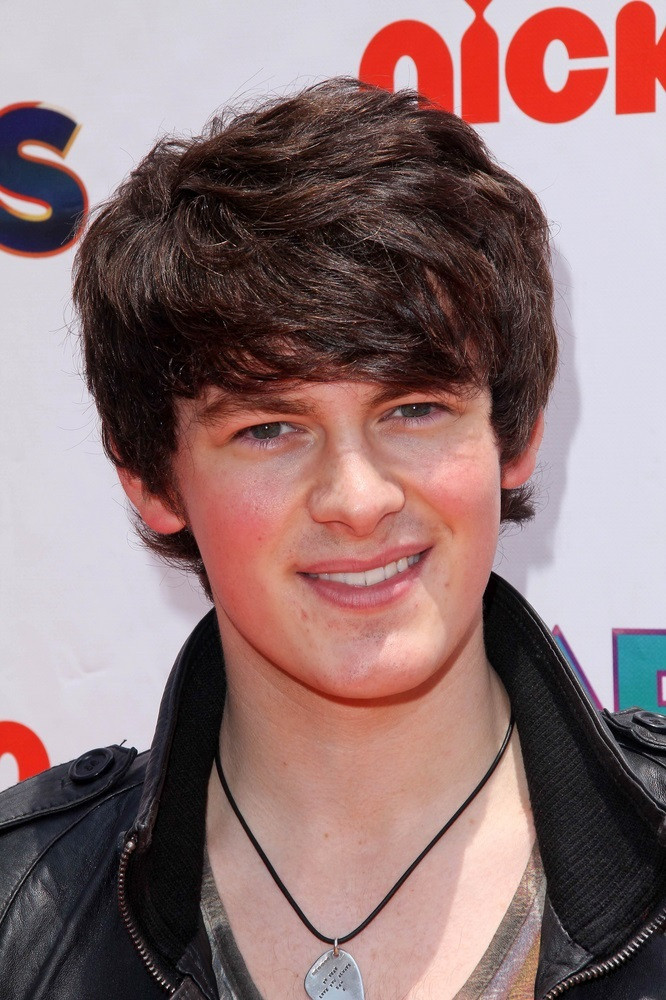 Brad Kavanagh as Dylan in As the Bell Rings