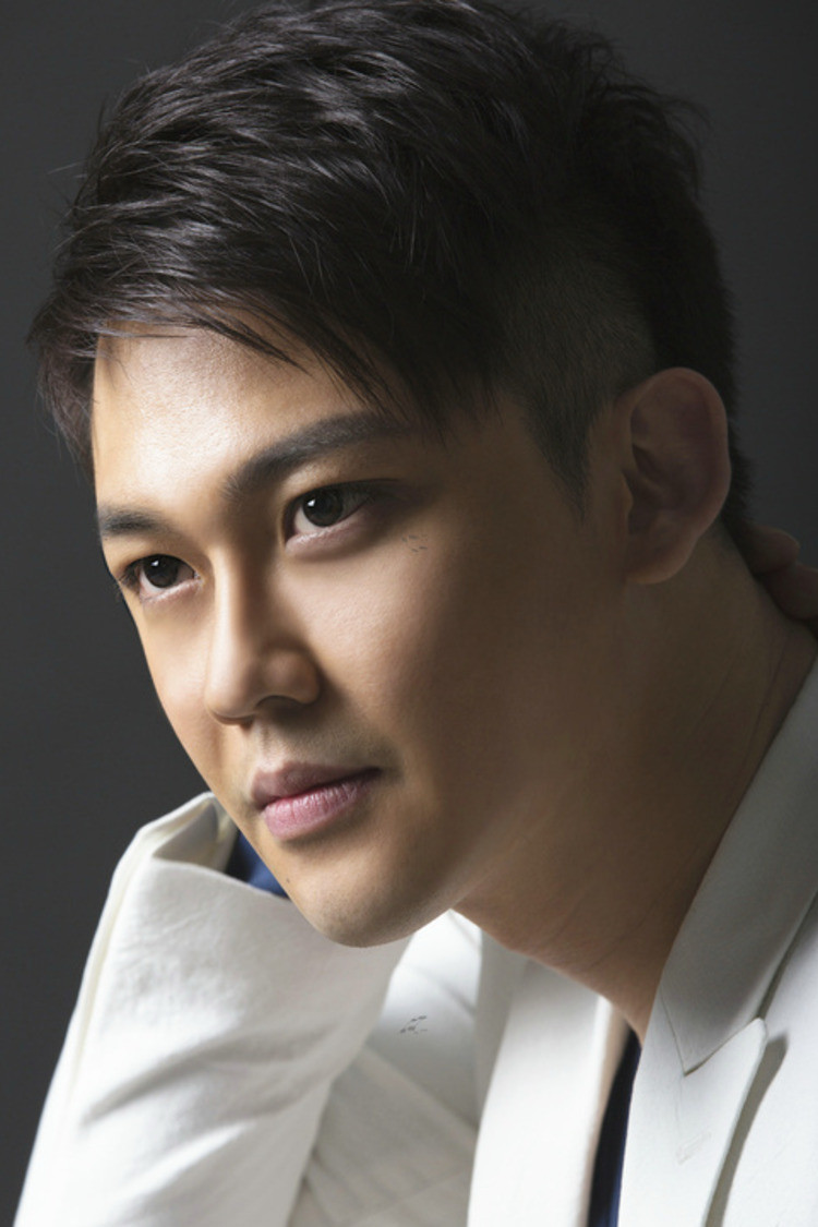 Rico Kwok as Yan Rong in Ace Bodyguard