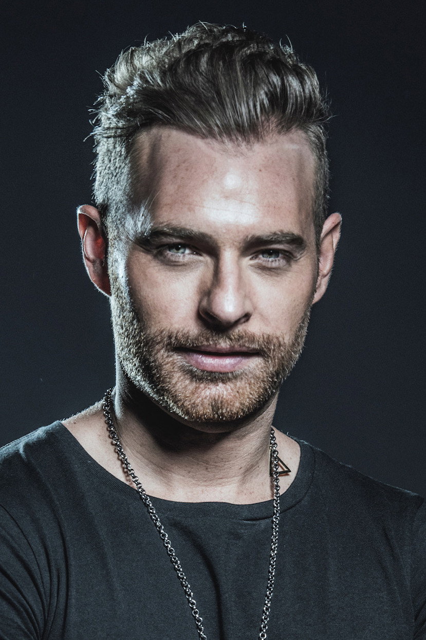 Luis Ernesto Franco as Rodrigo Martínez 'El Faier' in Under the Same Sky
