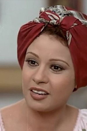 Salwa Sadeq as عايدة in For Whom The Sun Rises