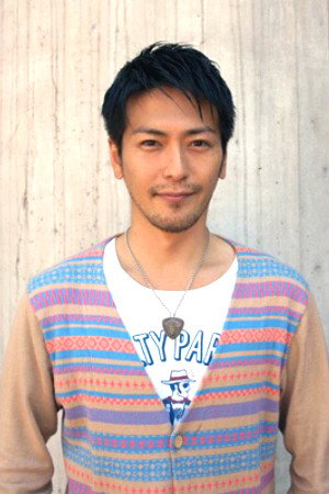 須賀貴匡 as 城户真司 in Kamen Rider Ryuki