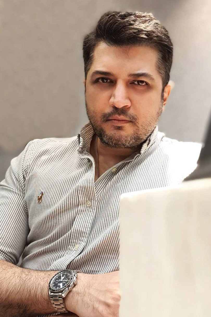 Pendar Akbari as Gholamreza in The Fifth Sun