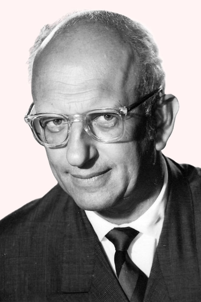 Werner Finck as Herr Kleemann in Die Zwillinge vom Zillertal