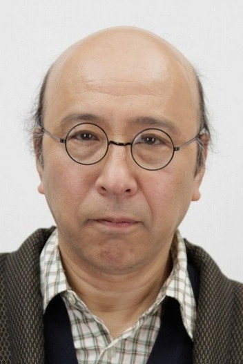諏訪太朗 as Okada Tatsuo in Shady Job Family
