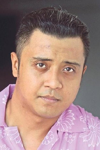 Taufiq Hanafi as Johari Sofil (Joe) in Hang