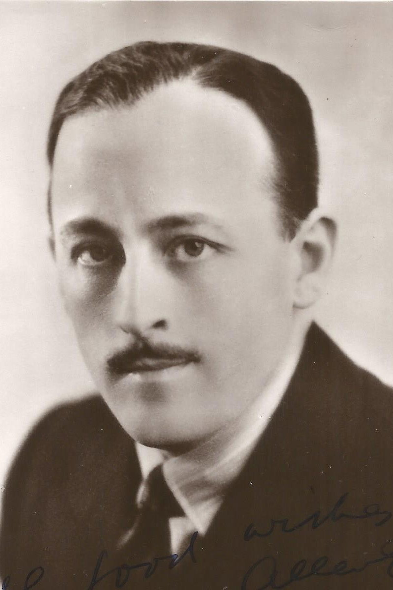 Frank Allenby as Peter Frame in Second Thoughts