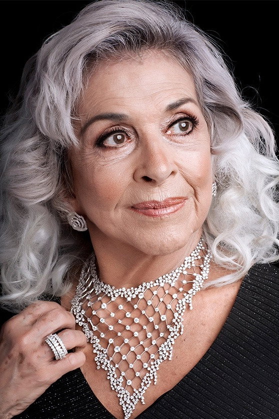 Betty Faria as Miranda de Sá Maciel "Juíza Mirandinha" in A Indomada