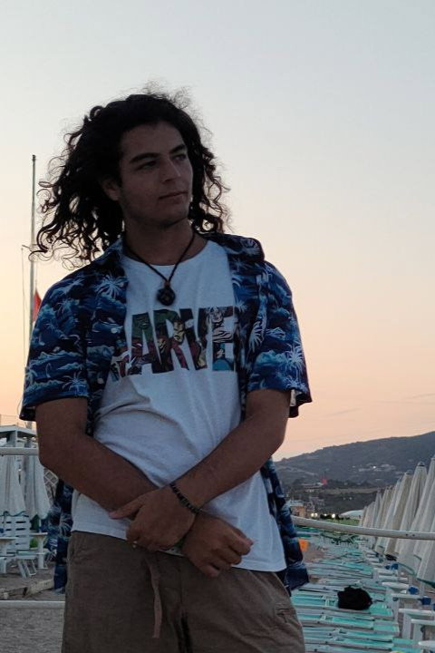Ivan Lukas Giovine as Fidanzato / Corridore in Newblue