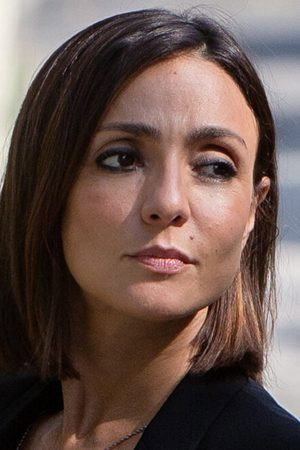 Ambra Angiolini as Greta in 7 Minutes
