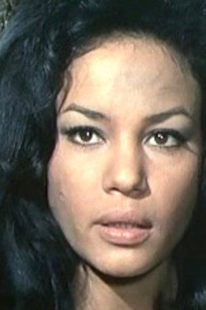Rosy Zichel as Rosy in Degueyo