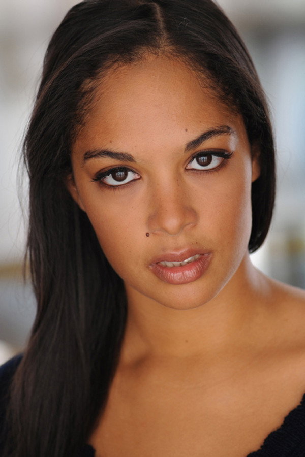 Daphne Di Cinto as Naya in Show Me What You Got