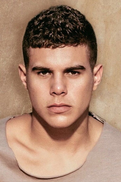 Zabdiel De Jesús as Ciro in 4Ever