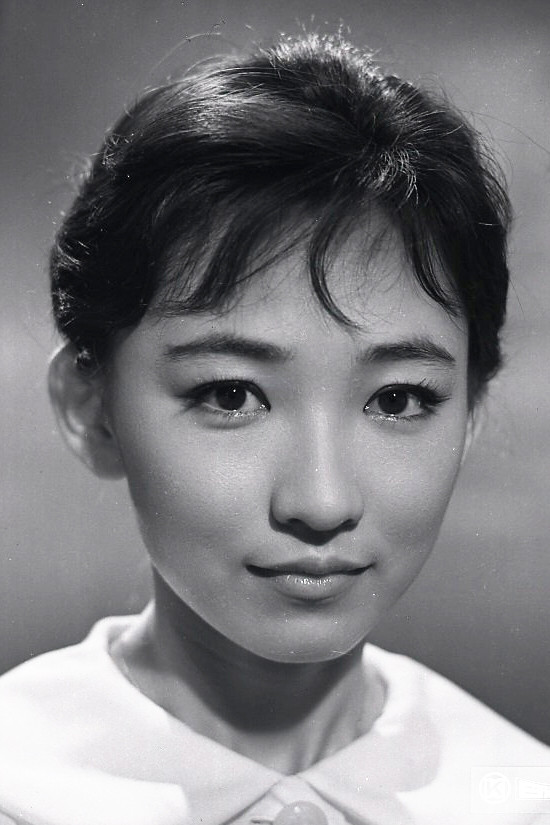芦川いづみ as Ohisa in A Sun-Tribe Myth from the Bakumatsu Era