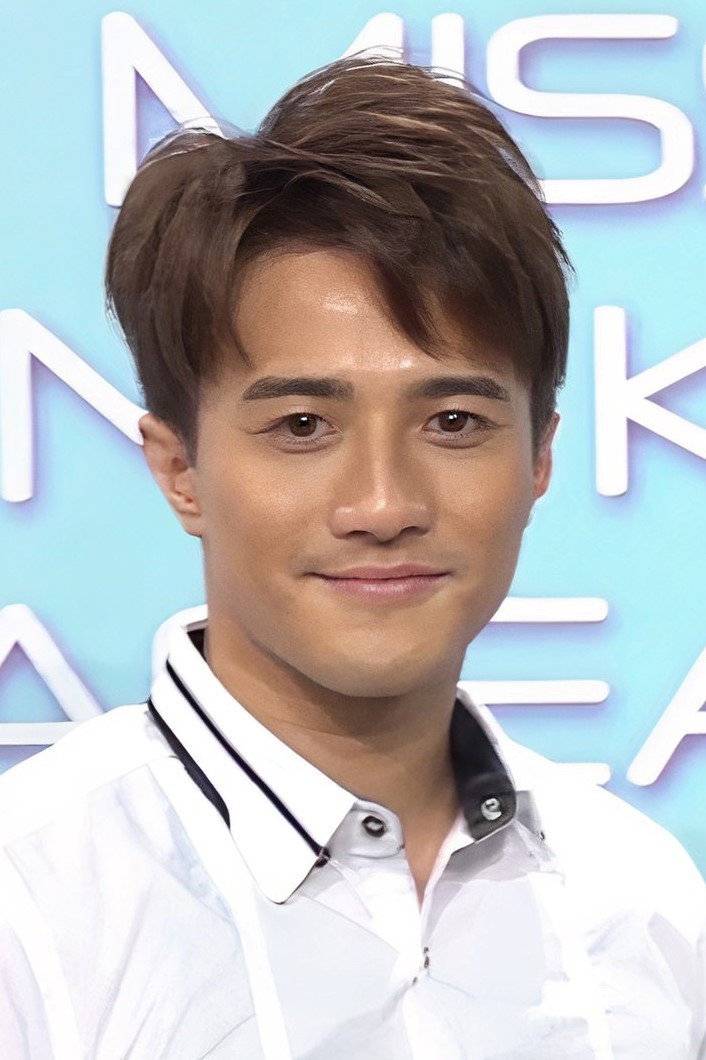 黃庭鋒 as Cheung Chi Kin / Gin Lo / "Gino" in Wife Interrupted