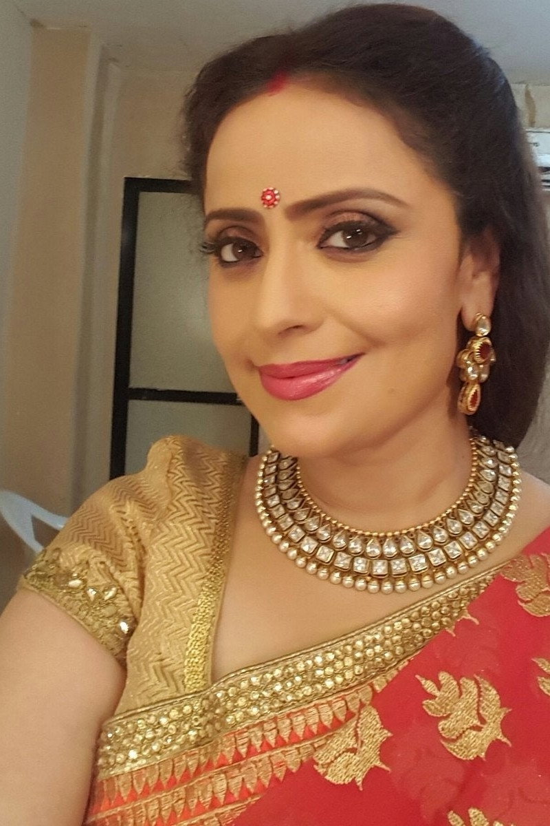 Vaishnavi Macdonald as Shail Garg in Young Dreams