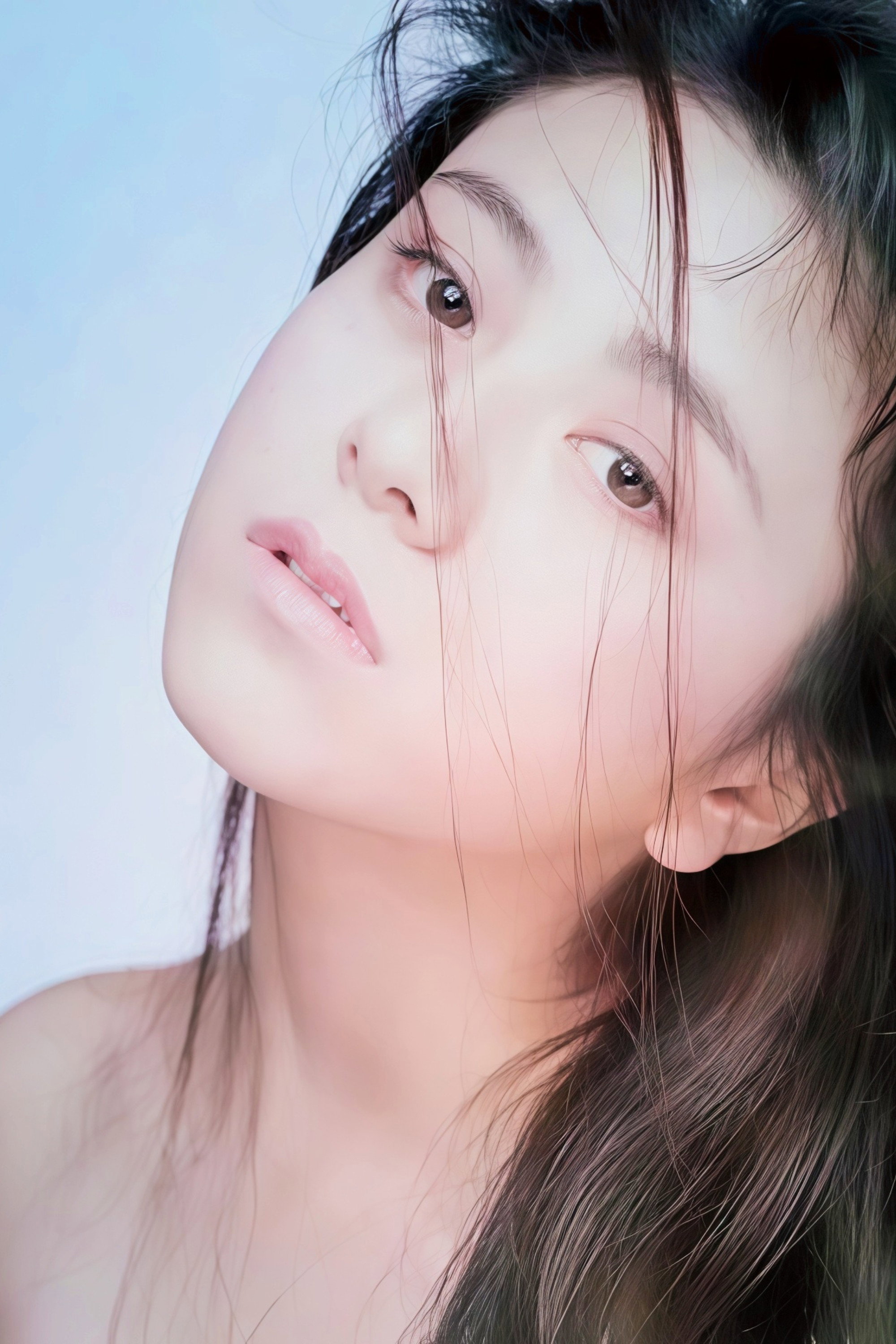 坂上香織 as Saori Tamura in Carved: The Slit-Mouthed Woman