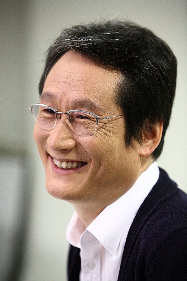 문성근 as Kim Tae-Sang in Life