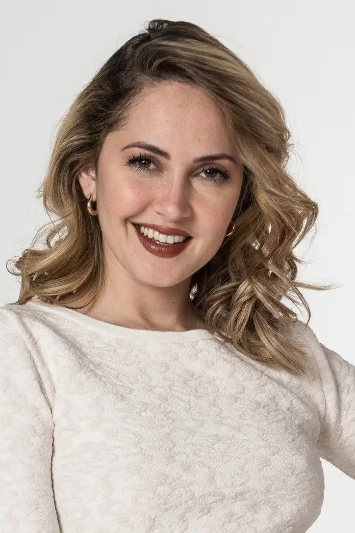 Mercedes Lambre as Ludmila in Violetta