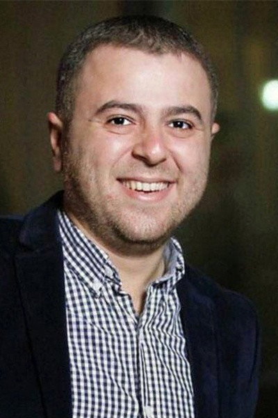 Azər Baxşəliyev as Ağsaqqal in Bir Xalanin Sirri