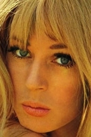 Yvonne Sparrbåge as Suzanne in Eddie & Suzanne