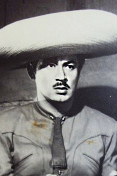 Roberto G. Rivera as Dr. Kur in Santo in the Treasure of Dracula