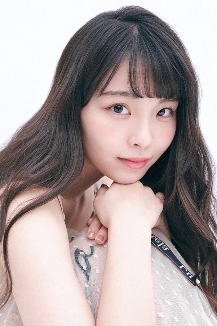 Kawaguchi Yurina as Harumi Hikita in As Sawa-chan Rides the Waves