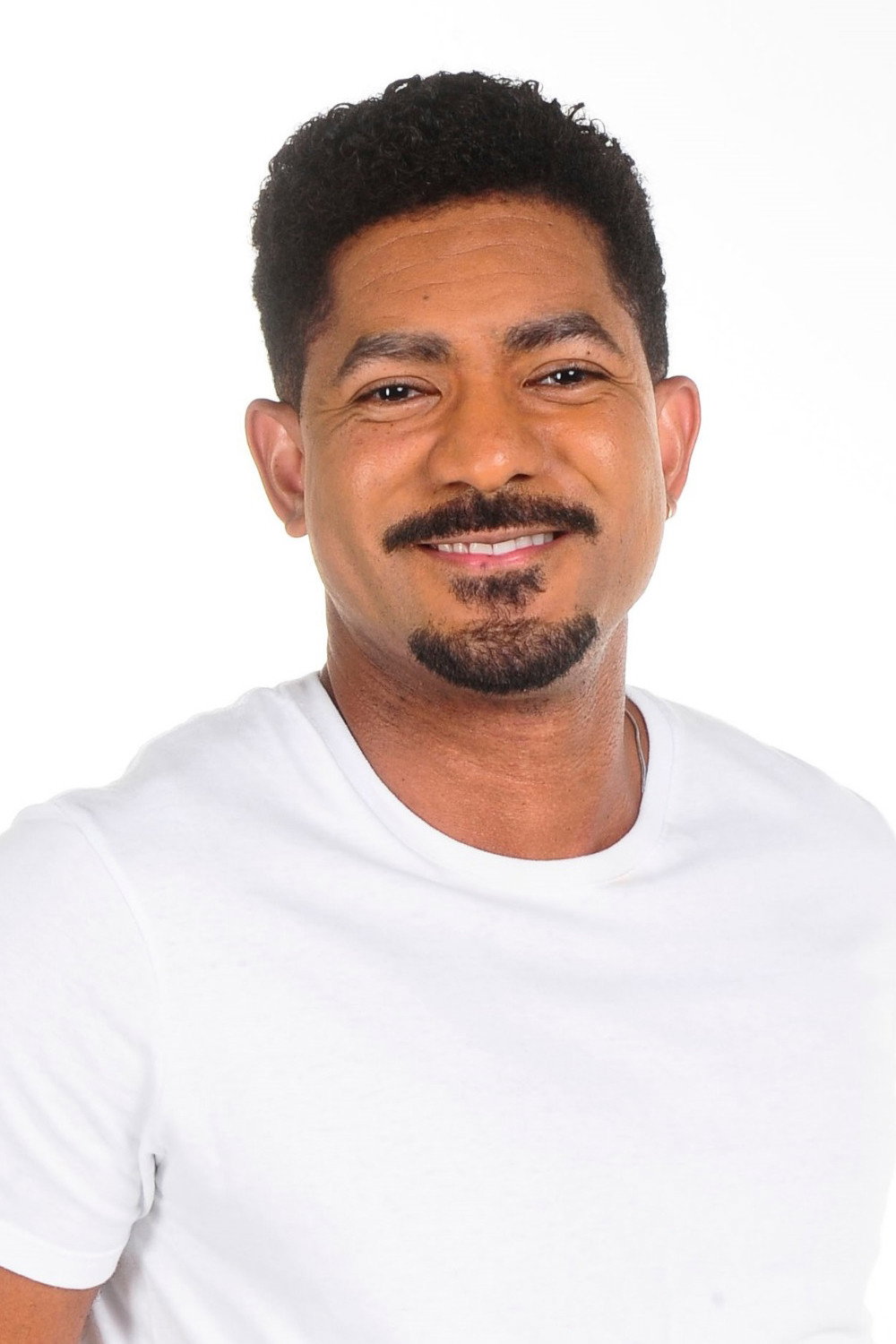 Leandro Austin as Paco in O Ladrão e o Leitor