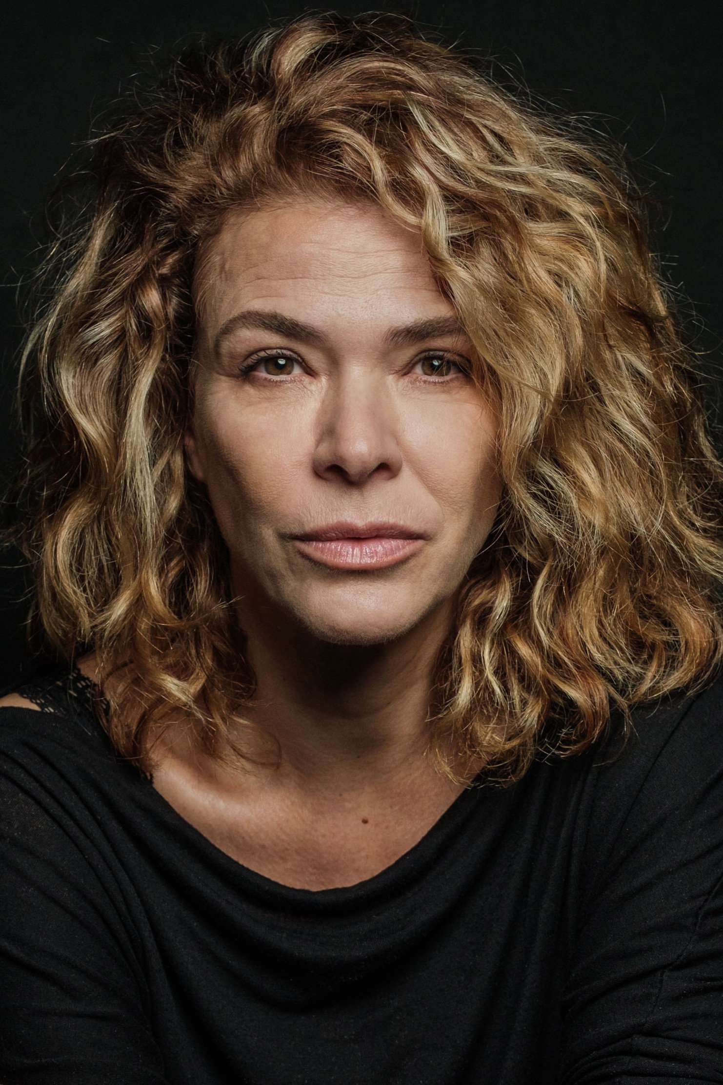 Rita Loureiro as Mafalda in Florence & Nina