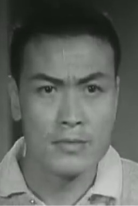 Yang Wen-Kai as Si Xi in A Shadow over the Chateau