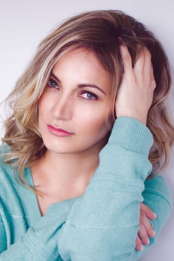 Trish Rainone as Belle in Campton Manor