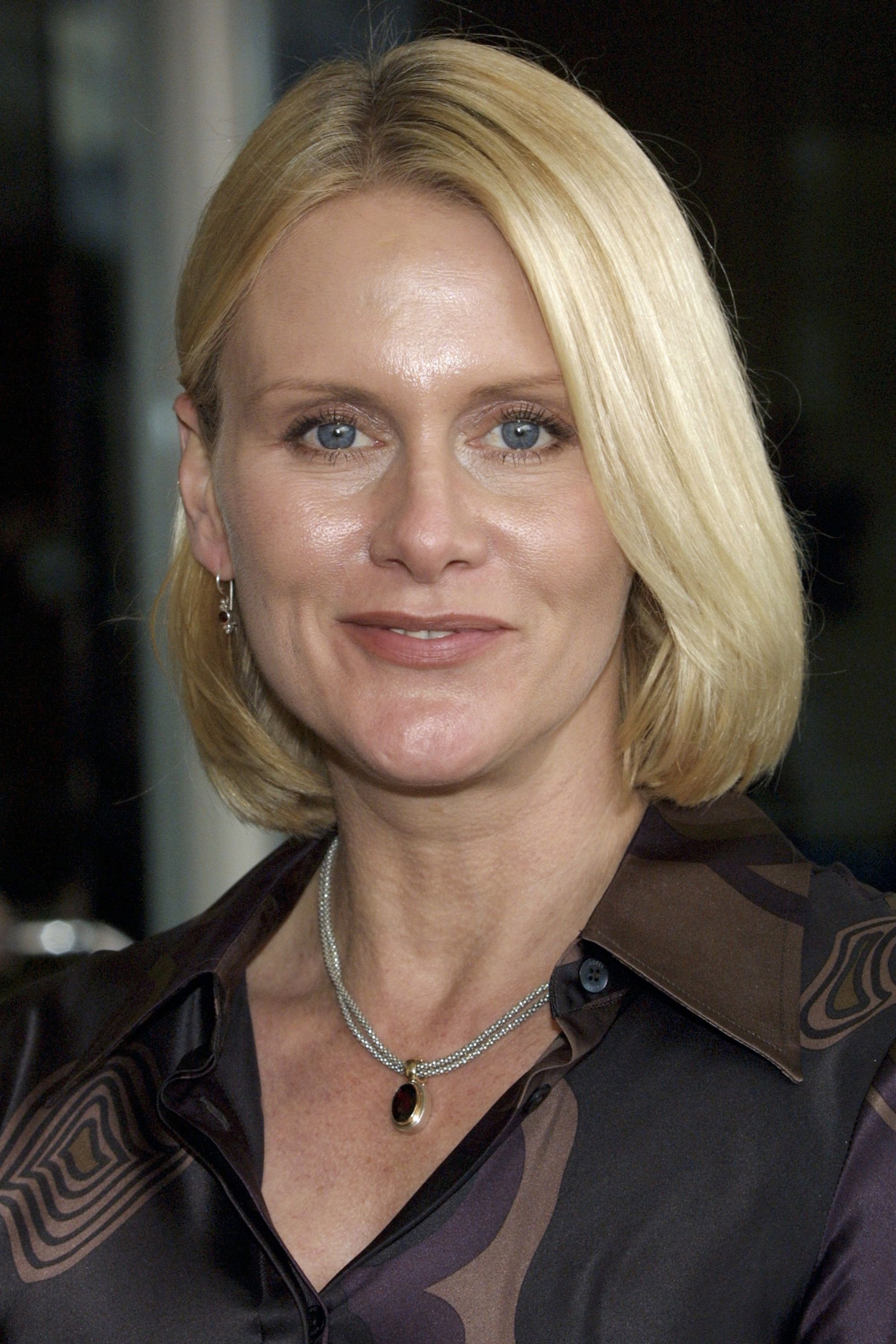Andrea Thompson as Lois Shayne in Rockets' Red Glare