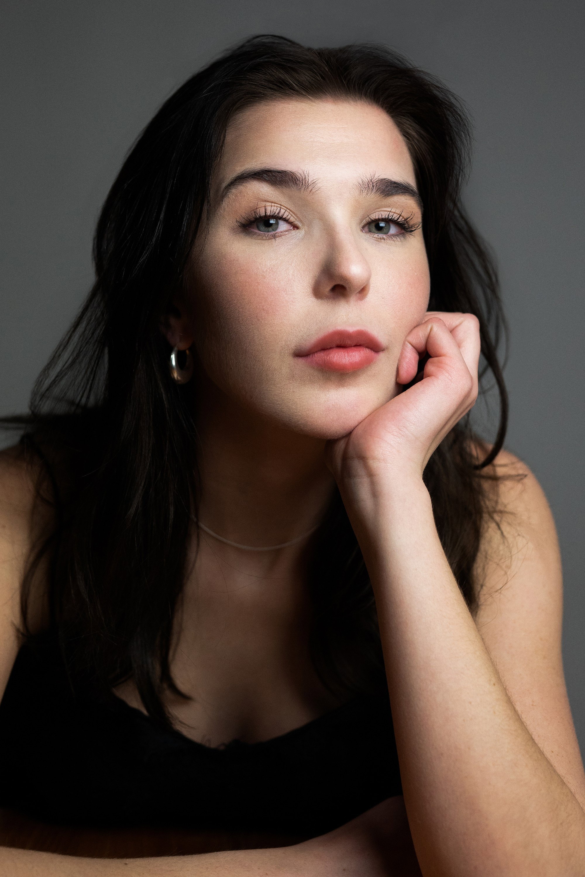Julia Heveus as Maja in Terese i kassan