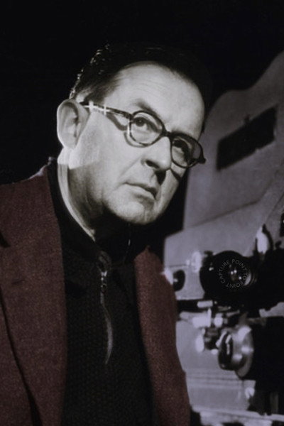 Alberto Cavalcanti as Self in Paris Cinéma
