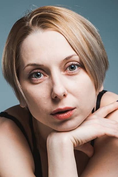 Янина Лакоба as Елена Кустова in The Kidney