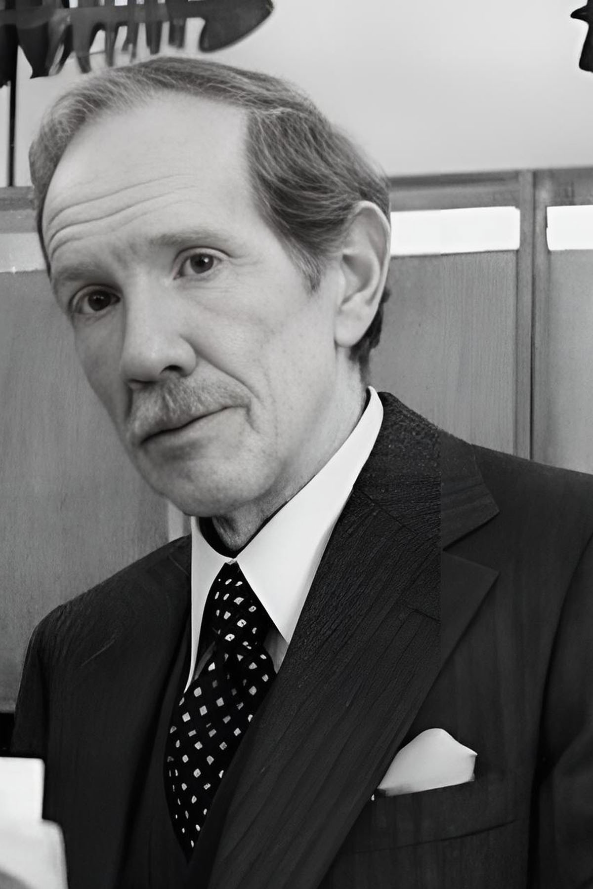 Roy Poole as Chet Reynolds in The Andros Targets